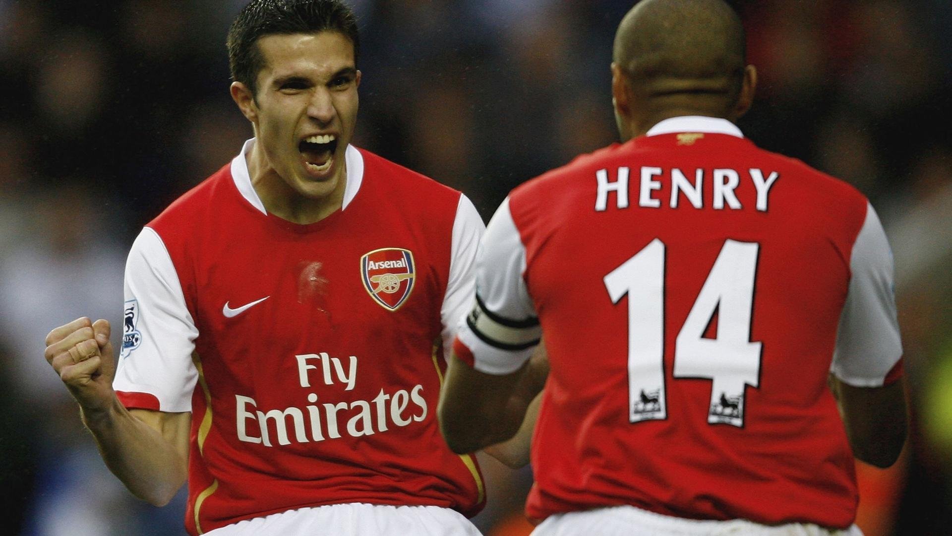 “亚戈·卡尔曼的领袖作用，推动美洲狮队在全球橄榄球赛场中突围”